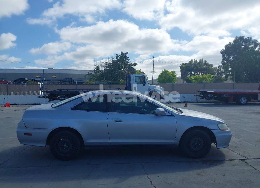 Photo 13 of 2001 Honda Accord 2.3 LX (VIN 1HGCG32911A007865)