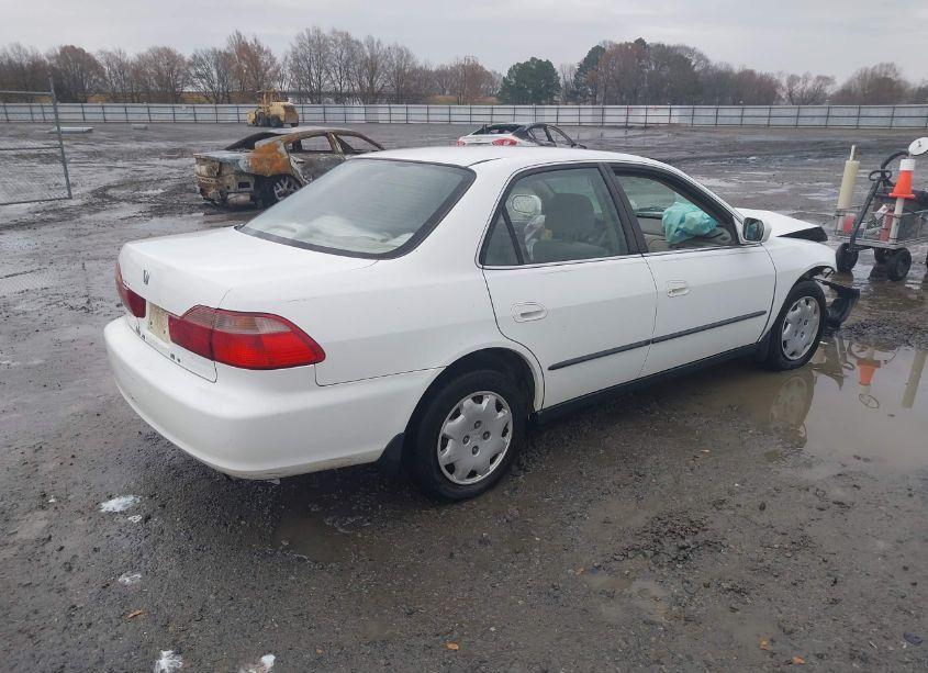 Photo 4 of 1999 Honda Accord LX (VIN 1HGCG5541XA078665)