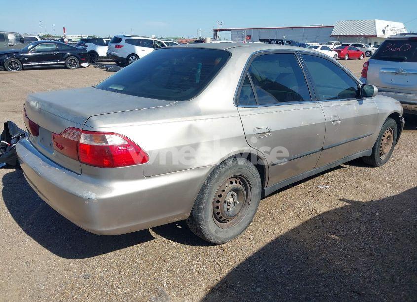 Photo 4 of 1998 Honda Accord LX (VIN 1HGCG5542WA266612)