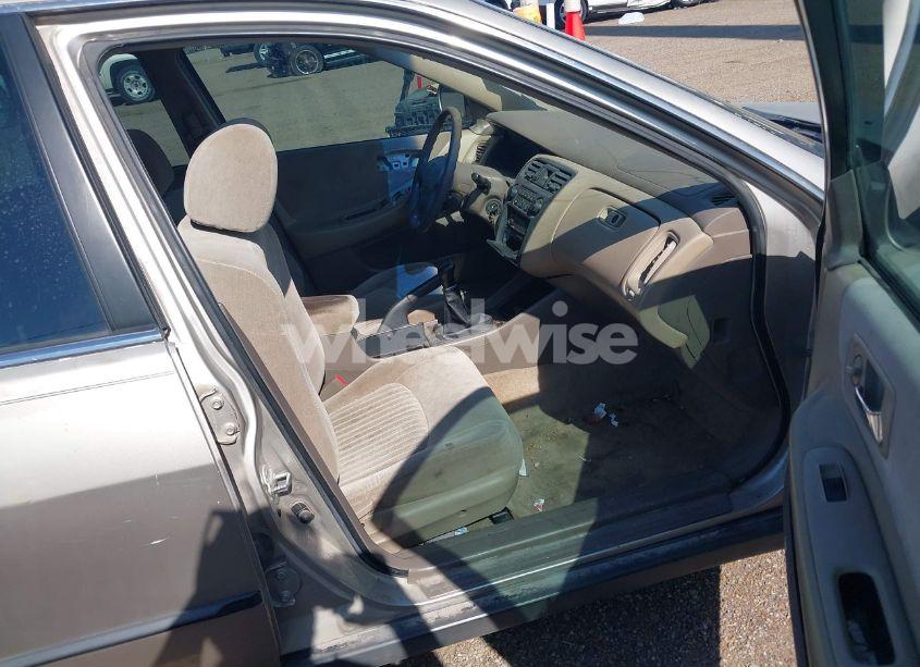 Photo 5 of 1998 Honda Accord LX (VIN 1HGCG5542WA266612)