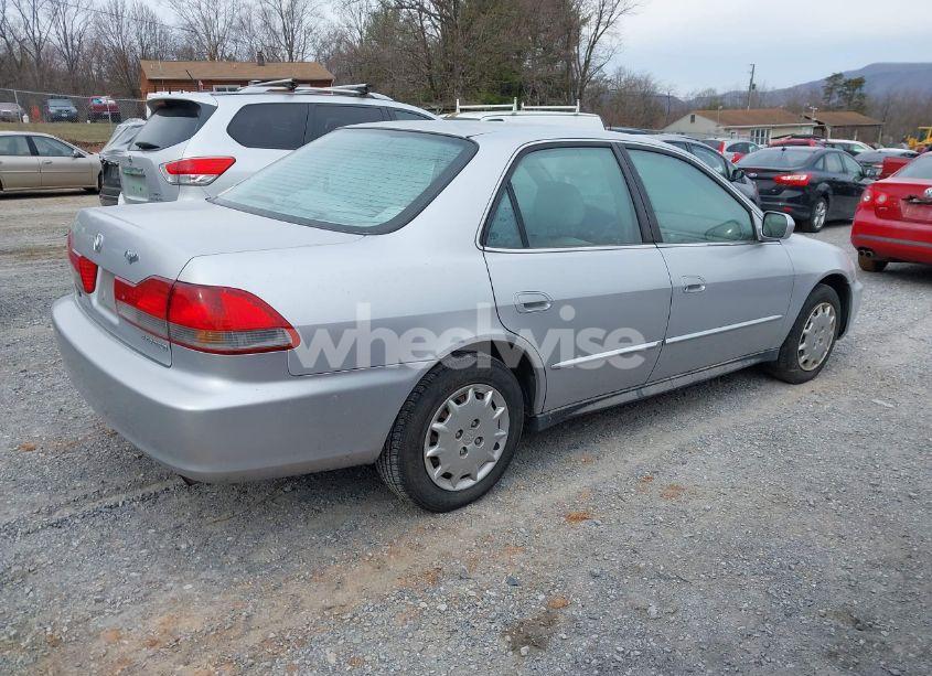 Photo 4 of 2001 Honda Accord 2.3 LX (VIN 1HGCG55441A048096)