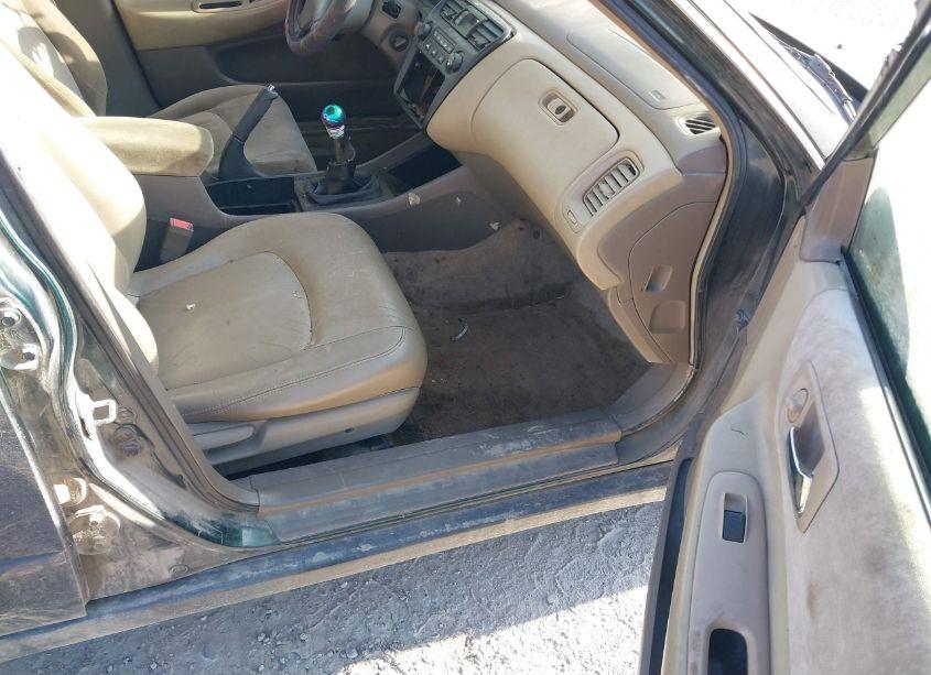 Photo 5 of 1999 Honda Accord LX (VIN 1HGCG5545XA086347)