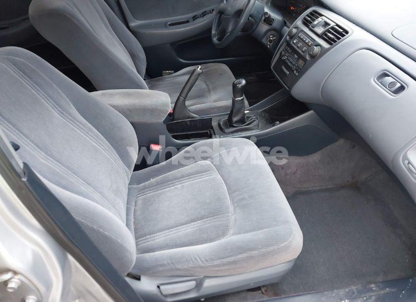 Photo 5 of 2000 Honda Accord 2.3 LX (VIN 1HGCG5547YA060043)