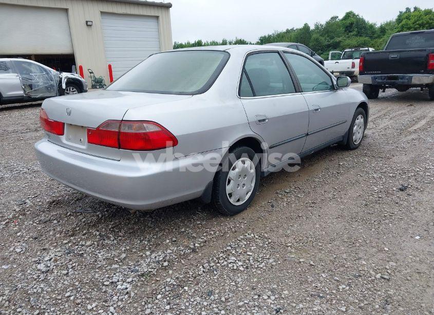 Photo 4 of 2000 Honda Accord 2.3 LX (VIN 1HGCG5548YA054204)