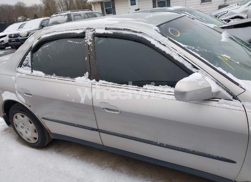 Photo 13 of 1999 Honda Accord LX (VIN 1HGCG5549XA139745)