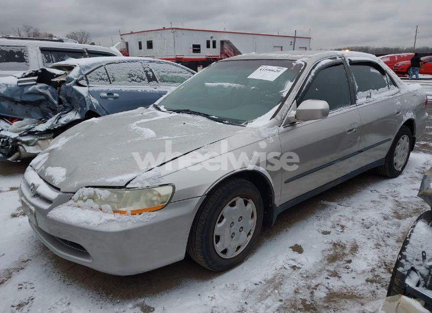 Photo 2 of 1999 Honda Accord LX (VIN 1HGCG5549XA139745)