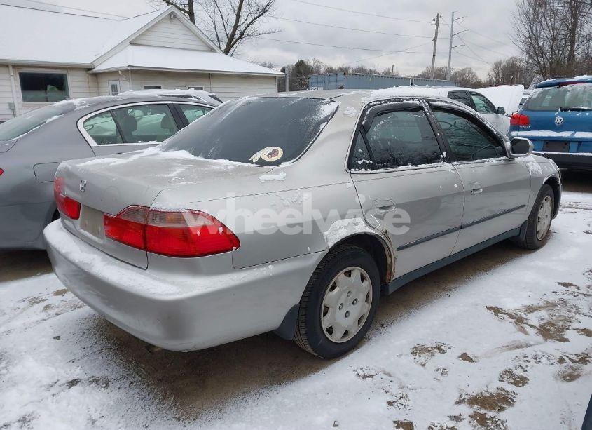 Photo 4 of 1999 Honda Accord LX (VIN 1HGCG5549XA139745)