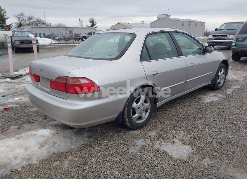 Photo 4 of 1998 Honda Accord EX (VIN 1HGCG5556WA207104)