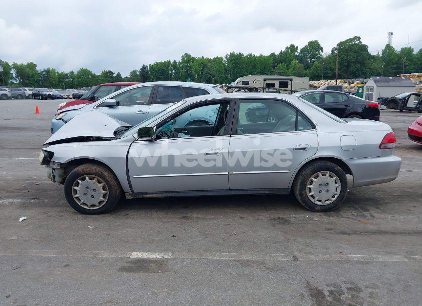 Photo 13 of 2001 Honda Accord 2.3 LX (VIN 1HGCG56401A139946)