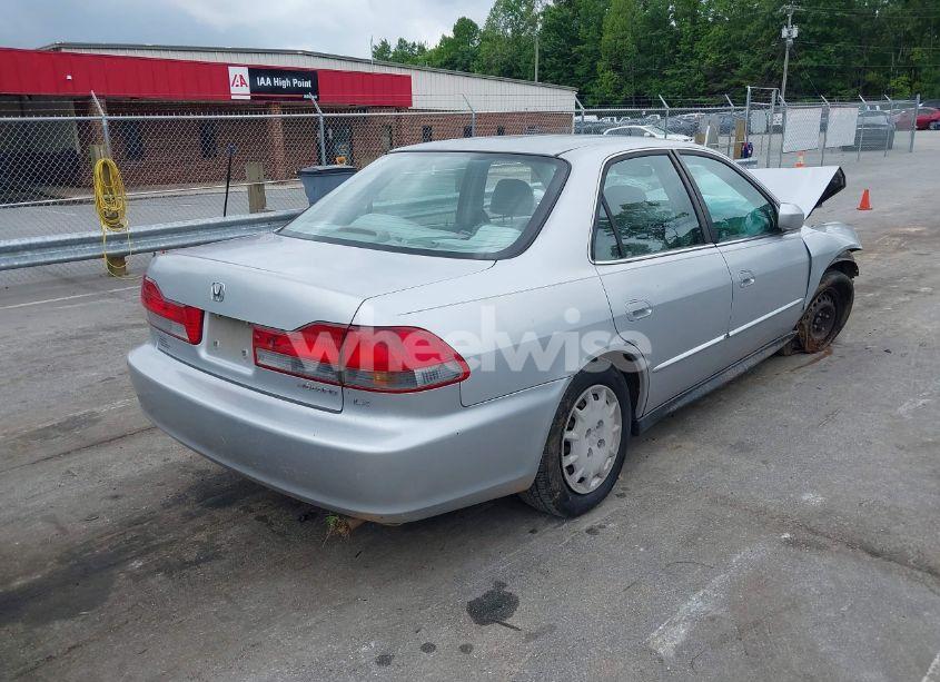 Photo 4 of 2001 Honda Accord 2.3 LX (VIN 1HGCG56401A139946)