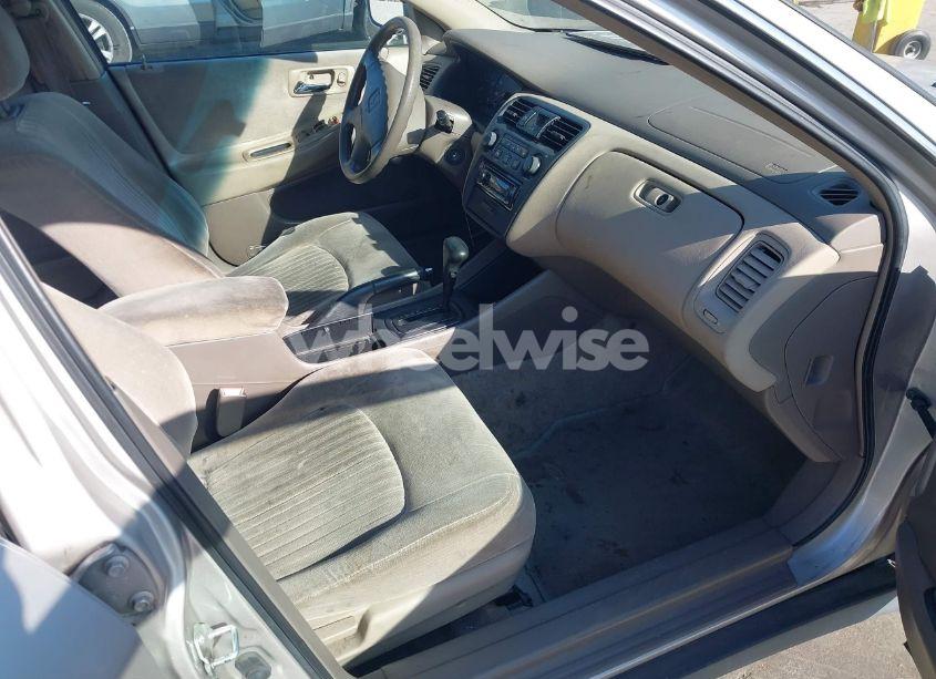 Photo 5 of 1998 Honda Accord LX (VIN 1HGCG5640WA024254)