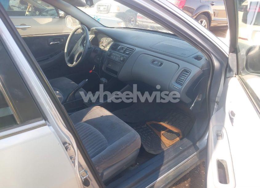 Photo 5 of 1998 Honda Accord LX (VIN 1HGCG5640WA050711)