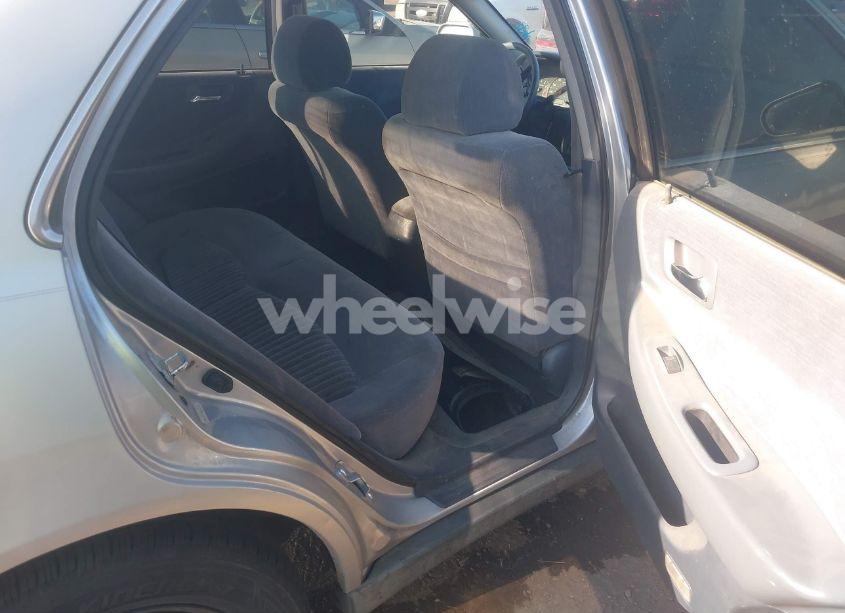 Photo 8 of 1998 Honda Accord LX (VIN 1HGCG5640WA050711)