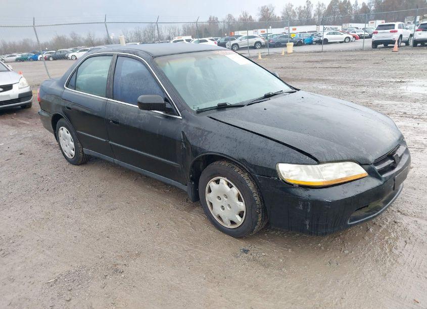 1998 Honda Accord SDN LX (VIN 1HGCG5640WA073101) main photo