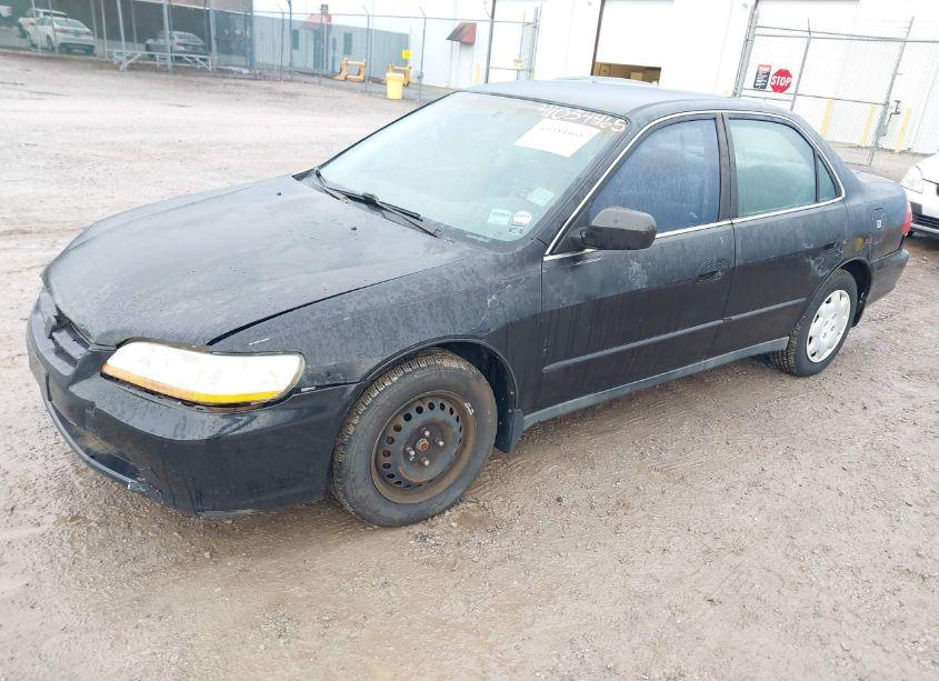 Photo 2 of 1998 Honda Accord SDN LX (VIN 1HGCG5640WA073101)