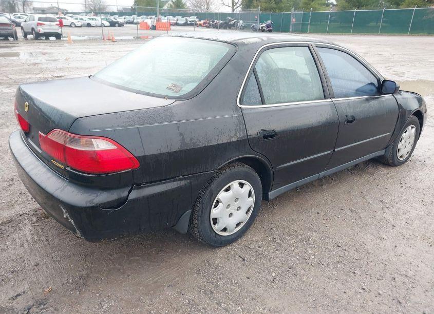 Photo 4 of 1998 Honda Accord SDN LX (VIN 1HGCG5640WA073101)
