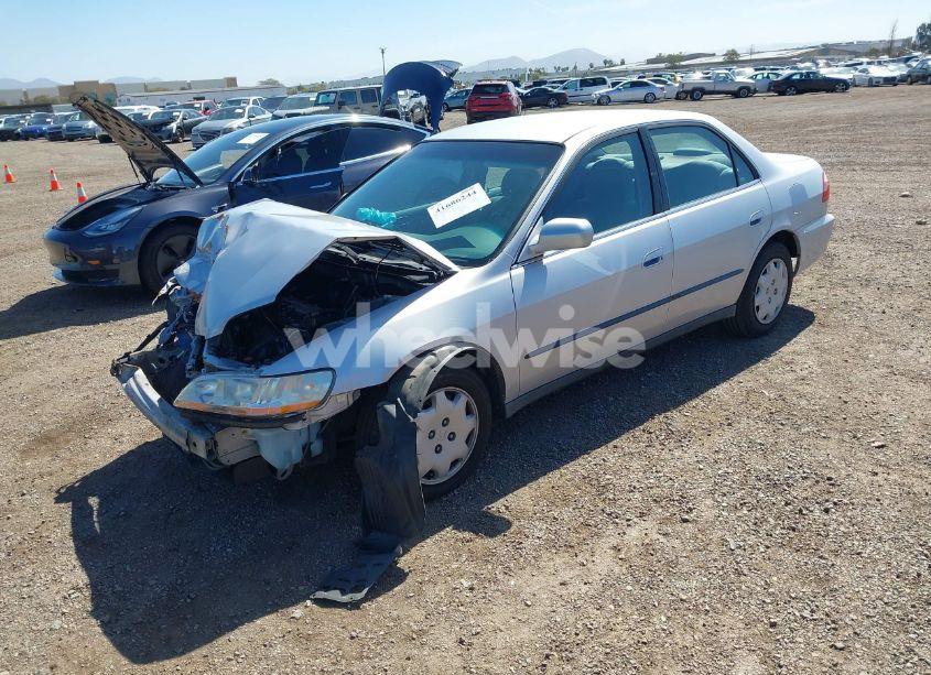 Photo 2 of 1998 Honda Accord LX (VIN 1HGCG5640WA079559)
