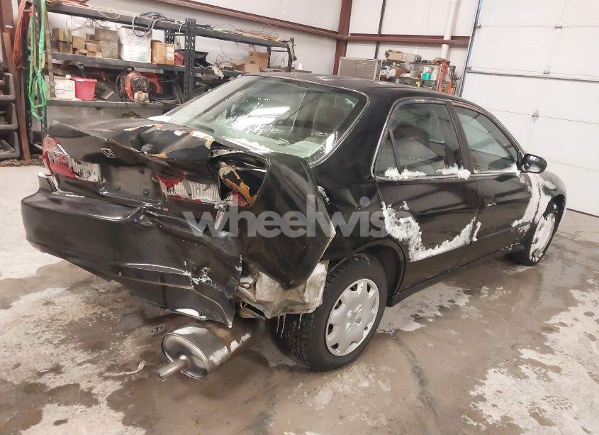 Photo 4 of 1998 Honda Accord LX (VIN 1HGCG5640WA212174)