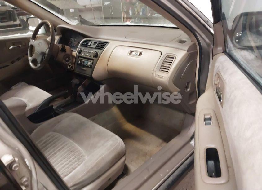 Photo 5 of 1998 Honda Accord LX (VIN 1HGCG5640WA212174)