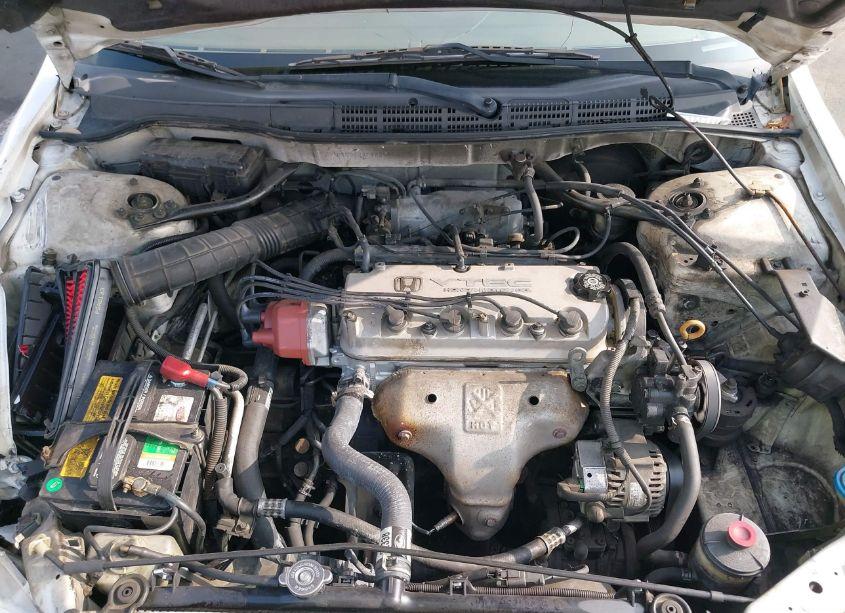 Photo 10 of 1998 Honda Accord SDN LX (VIN 1HGCG5640WA266137)