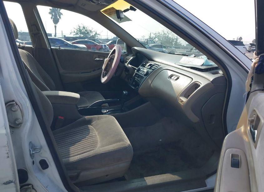 Photo 5 of 1998 Honda Accord SDN LX (VIN 1HGCG5640WA266137)