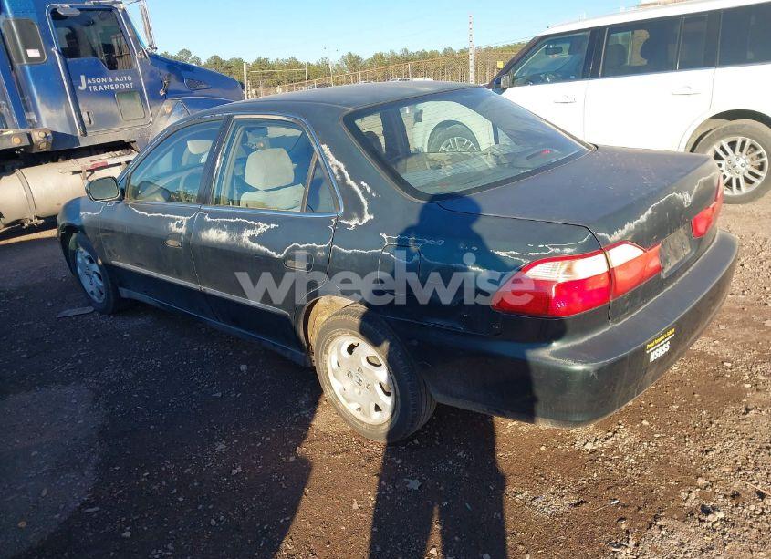 Photo 3 of 1999 Honda Accord LX (VIN 1HGCG5640XA105787)