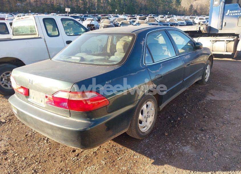 Photo 4 of 1999 Honda Accord LX (VIN 1HGCG5640XA105787)