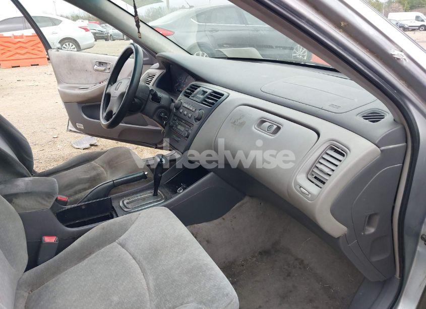 Photo 5 of 2001 Honda Accord 2.3 LX (VIN 1HGCG56411A129927)