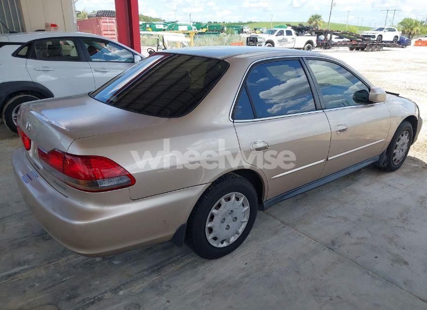 Photo 4 of 2001 Honda Accord 2.3 LX (VIN 1HGCG56411A137381)