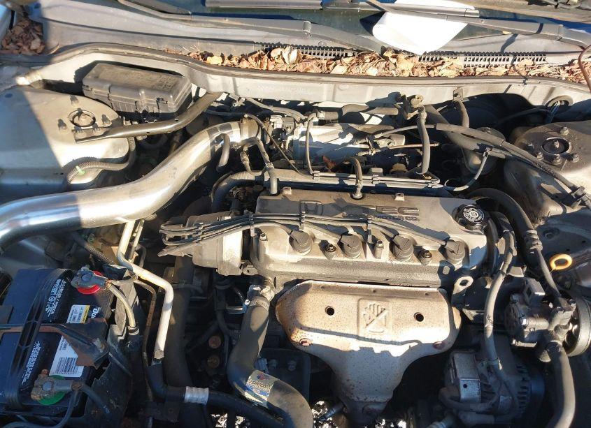 Photo 10 of 1998 Honda Accord LX (VIN 1HGCG5641WA021041)