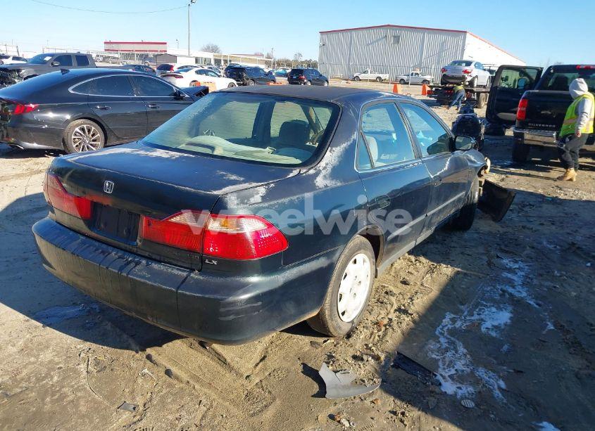 Photo 4 of 1998 Honda Accord LX (VIN 1HGCG5641WA028166)