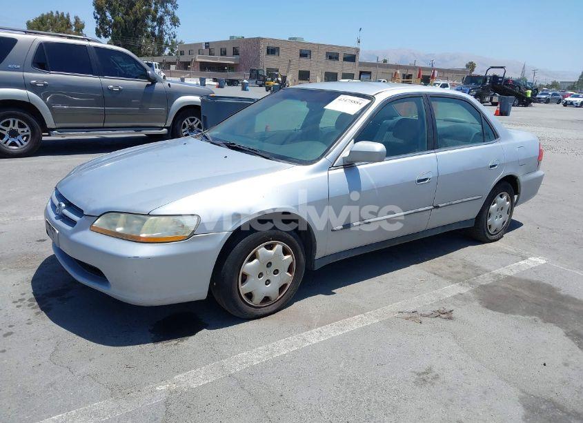 Photo 2 of 1998 Honda Accord LX (VIN 1HGCG5641WA035702)