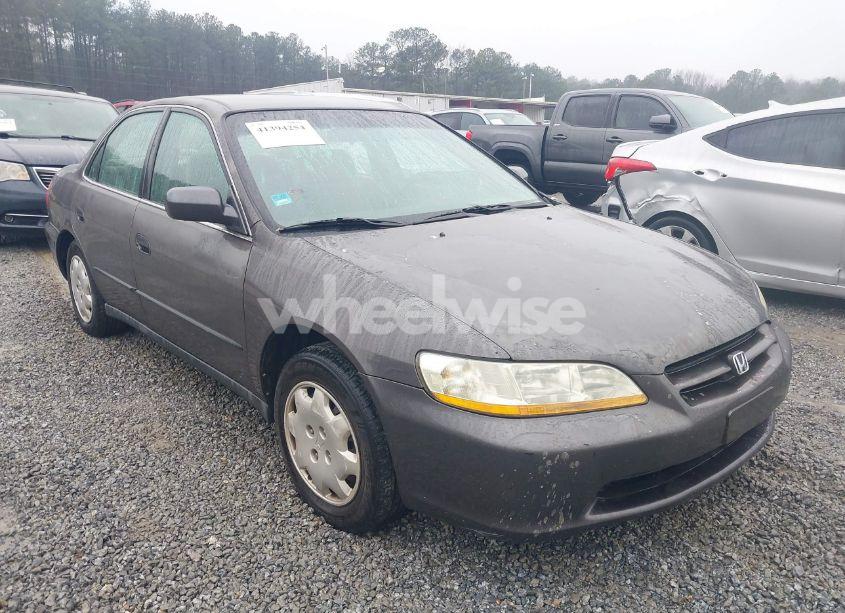 1998 Honda Accord LX (VIN 1HGCG5641WA167830) main photo