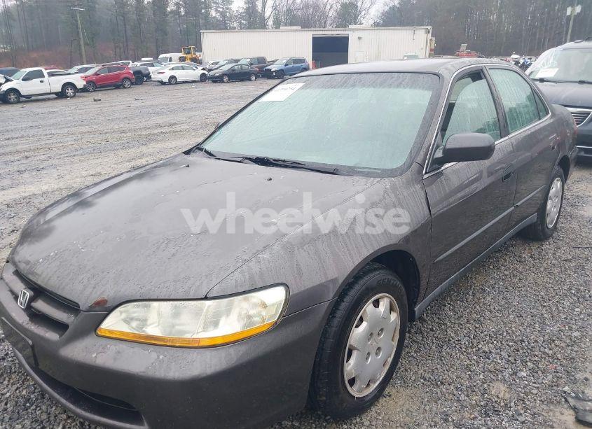 Photo 2 of 1998 Honda Accord LX (VIN 1HGCG5641WA167830)