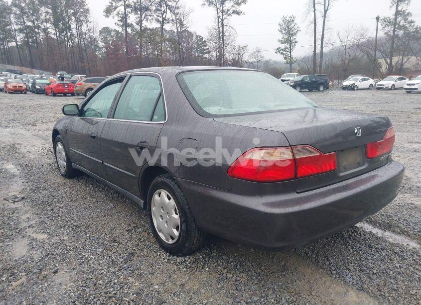 Photo 3 of 1998 Honda Accord LX (VIN 1HGCG5641WA167830)