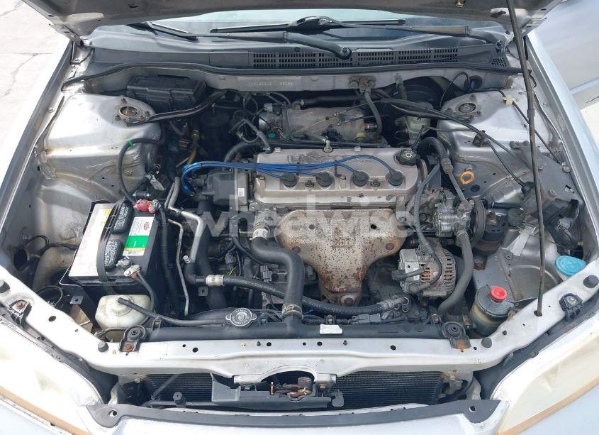 Photo 10 of 2001 Honda Accord SDN LX (VIN 1HGCG56421A123022)