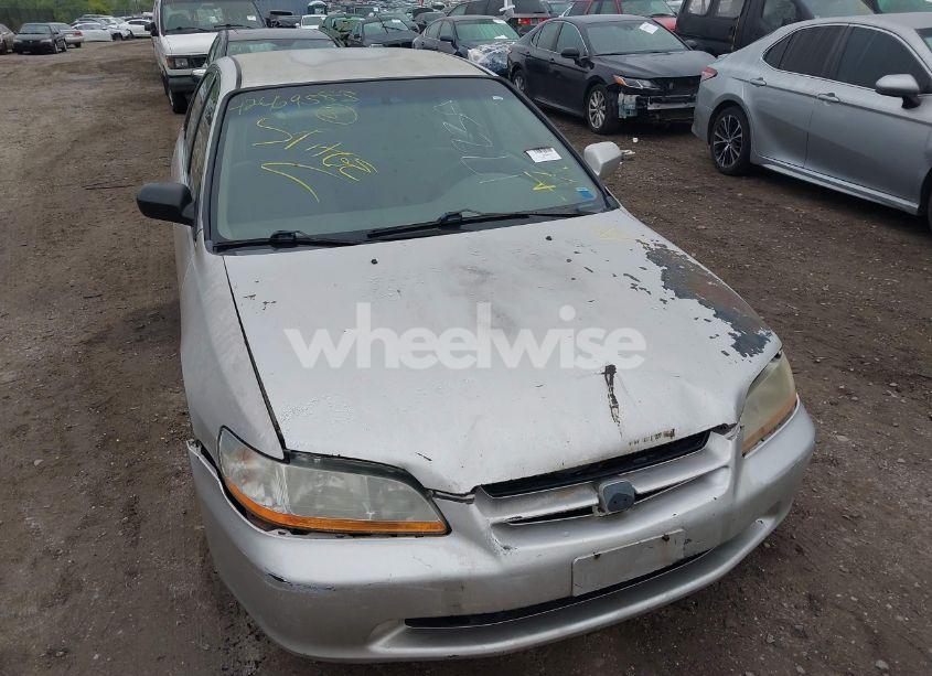 Photo 6 of 1998 Honda Accord LX (VIN 1HGCG5642WA010629)