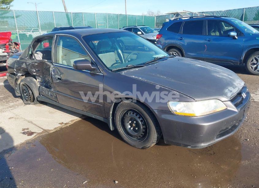 1998 Honda Accord LX (VIN 1HGCG5642WA046417) main photo