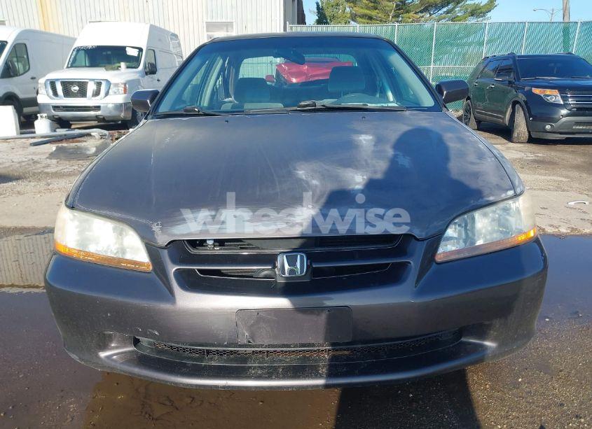 Photo 12 of 1998 Honda Accord LX (VIN 1HGCG5642WA046417)
