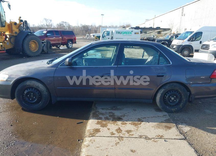 Photo 14 of 1998 Honda Accord LX (VIN 1HGCG5642WA046417)