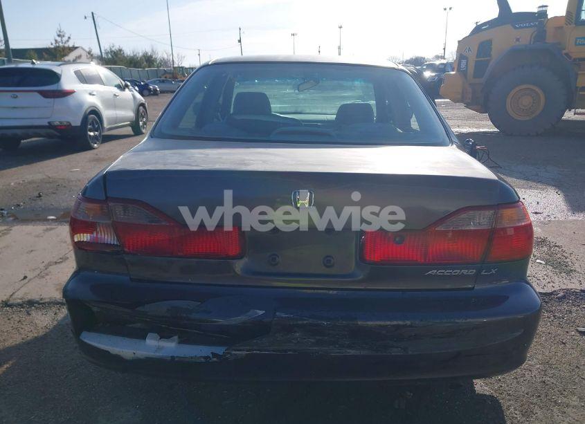 Photo 16 of 1998 Honda Accord LX (VIN 1HGCG5642WA046417)