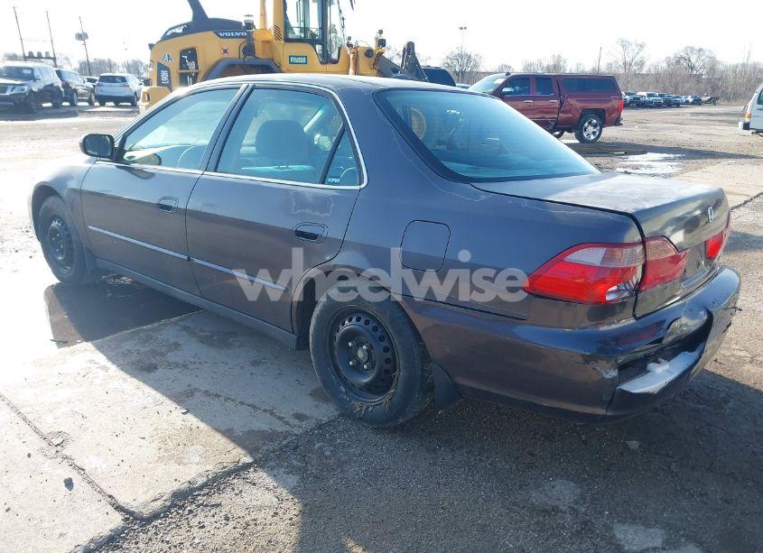 Photo 3 of 1998 Honda Accord LX (VIN 1HGCG5642WA046417)