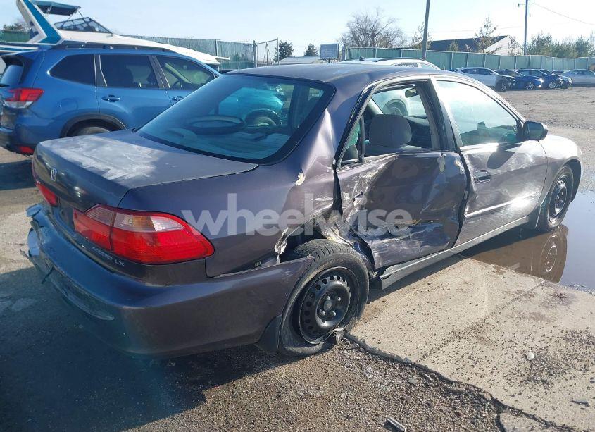 Photo 4 of 1998 Honda Accord LX (VIN 1HGCG5642WA046417)