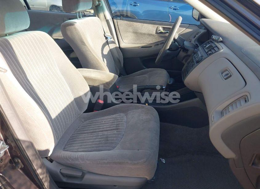 Photo 5 of 1998 Honda Accord LX (VIN 1HGCG5642WA046417)