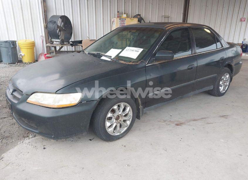 Photo 2 of 1998 Honda Accord LX (VIN 1HGCG5642WA125540)