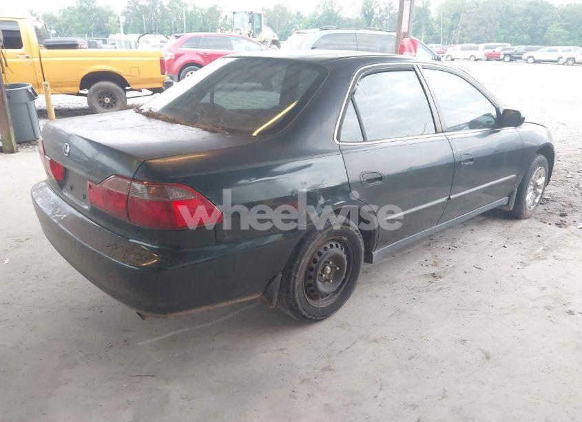 Photo 4 of 1998 Honda Accord LX (VIN 1HGCG5642WA125540)