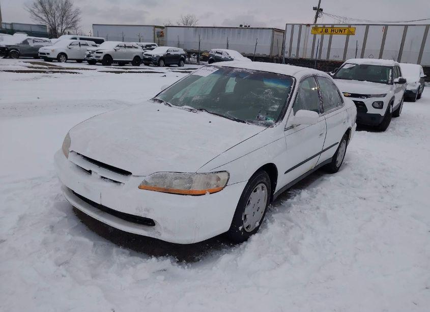 Photo 2 of 1998 Honda Accord LX (VIN 1HGCG5642WA190078)