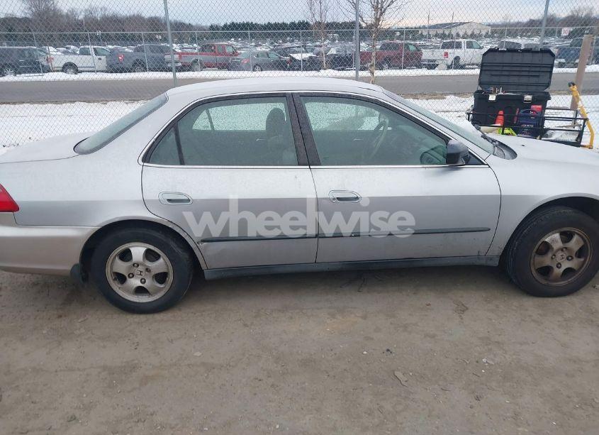 Photo 12 of 1998 Honda Accord LX (VIN 1HGCG5642WA191716)