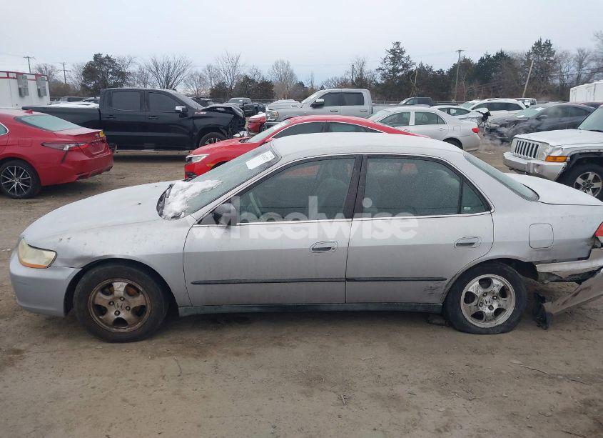 Photo 13 of 1998 Honda Accord LX (VIN 1HGCG5642WA191716)