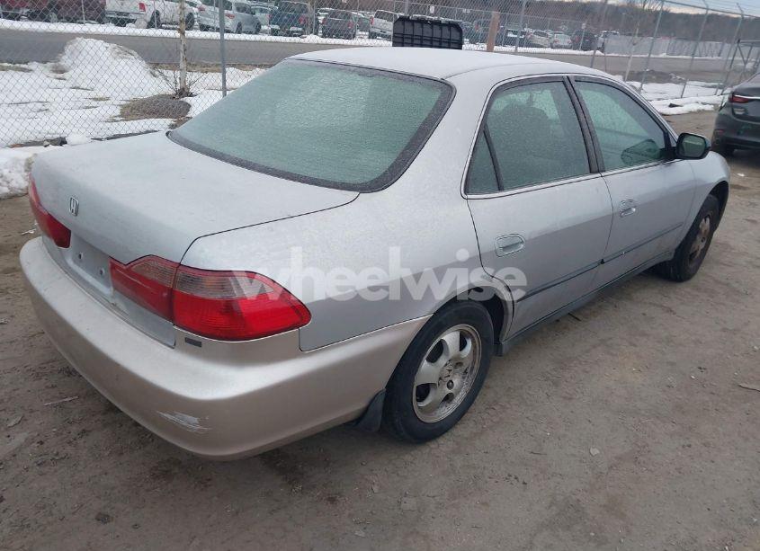 Photo 4 of 1998 Honda Accord LX (VIN 1HGCG5642WA191716)